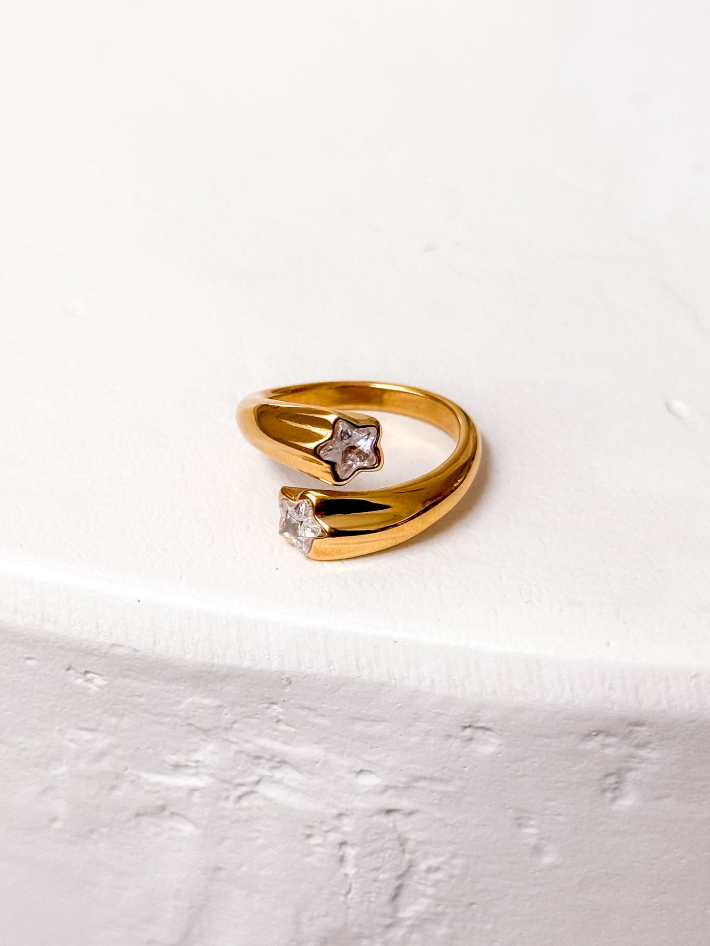 Stella ring