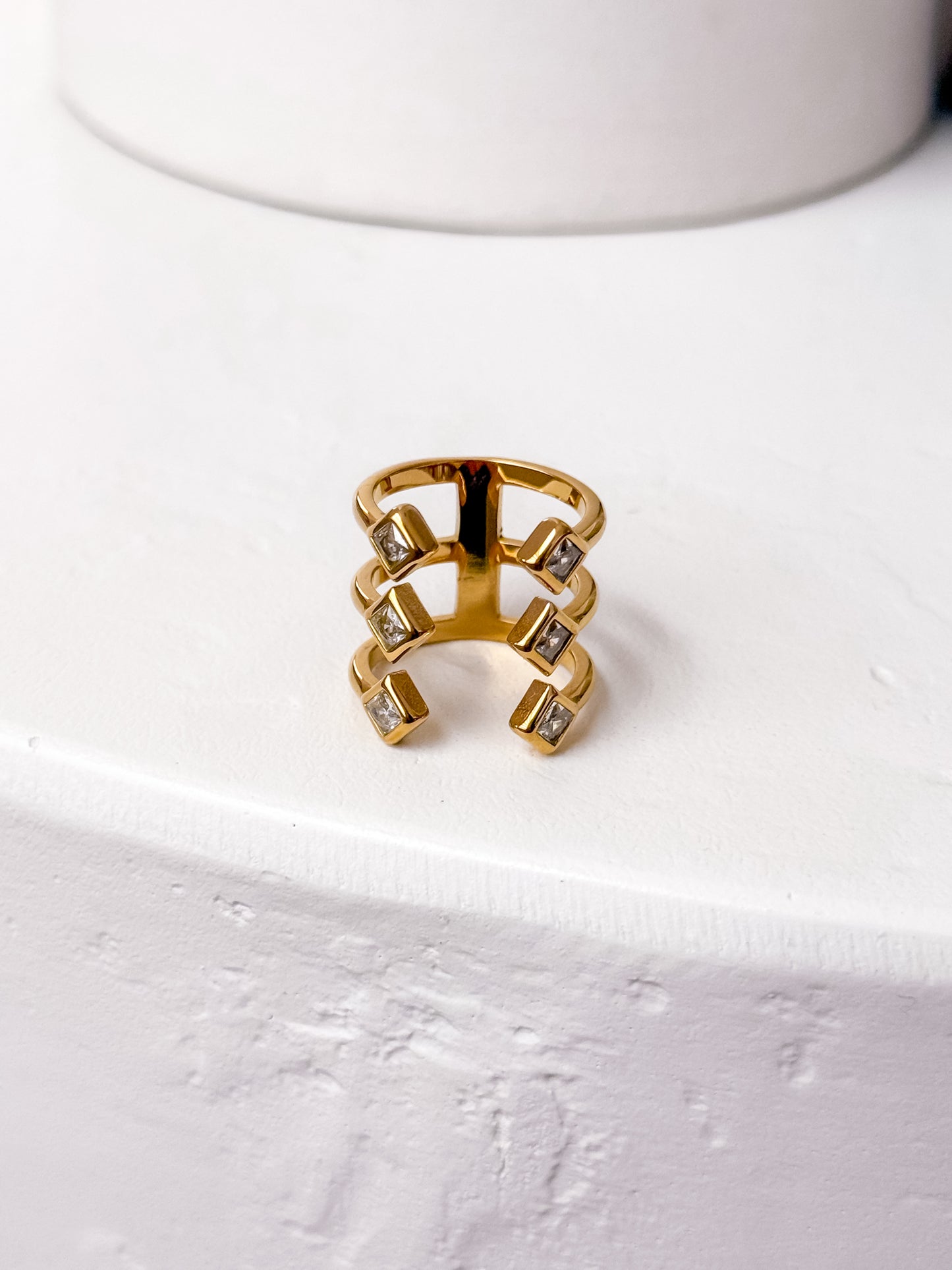 Agatha ring